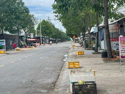 NHÀ KIOT TTHC BÀU BÀNG Xây 1 trệt 1 Lầu 3PTrọ 5x30 Giá chỉ 1 tỷ xx Sổ hồng riêng 2