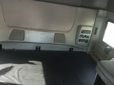 Cần thanh lý xe đầu kéo Maxforce 2012 máy 430 xe đẹp màu trắng 1 giường lớn vỏ lốp đẹp giá tốt 6