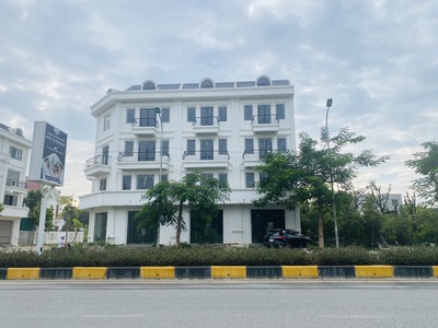 Bán căn nhà phố tại mặt phố Trần Phú, Vĩnh Yên, Vĩnh Phúc. Giá 8,6 tỷ 0