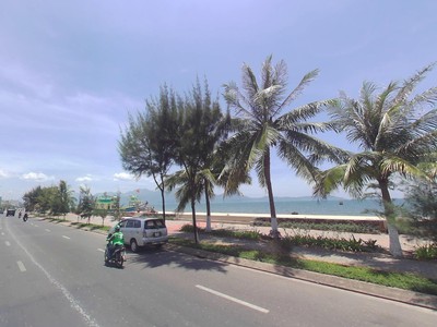 Bán Đất, Tặng Nhà 3 Tầng, Mặt Tiền Đường Nguyễn Tất Thành, View Biển, Gần KS Tuấn Sài Gòn, 4