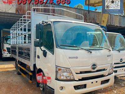 HINO 2.4 Tấn XZU710L Chạy Thành Phố Ngon - Bổ - Rẻ 0