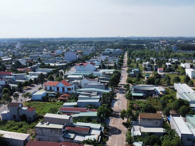 Cần bán căn nhà 1 trệt 1 lầu, diện tích 150m2, đường 25m, gần chợ 4