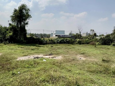 Ngợp đất ful thổ cư mặt tiền kênh kế bên vành đai 3 hóc môn 50x26 chỉ 26 tỷ 4