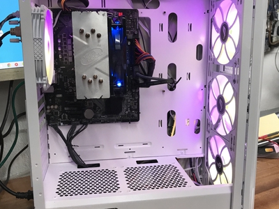 Thùng cpu kính cường lực long lanh với CPU TH 8 0