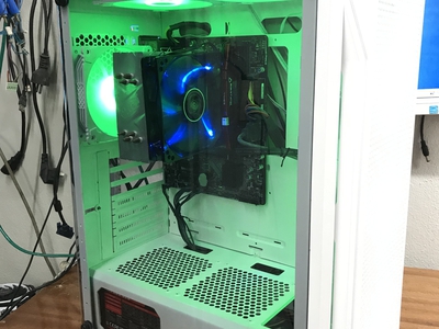 Thùng cpu kính cường lực long lanh với CPU TH 8 1
