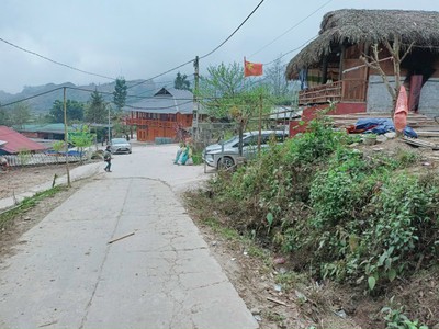 Cắt lỗ lô đất 300m2 ở tả phìn siêu tiềm năng 0