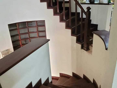 Cho Thuê Xe 7 Chỗ Giá Rẻ 528