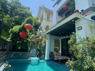 Cho Thuê Xe 7 Chỗ Giá Rẻ 212