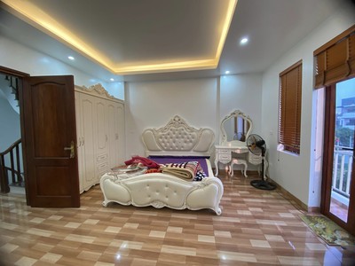 Cho Thuê Xe 7 Chỗ Giá Rẻ 284