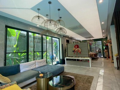 Cho Thuê Xe 7 Chỗ Giá Rẻ 215