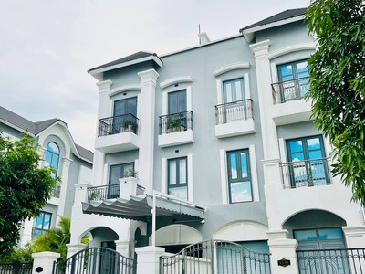 Cho Thuê Xe 7 Chỗ Giá Rẻ 455