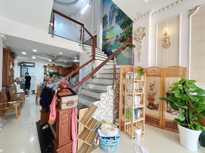 Cho Thuê Xe 7 Chỗ Giá Rẻ 224