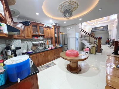 Cho Thuê Xe 7 Chỗ Giá Rẻ 225
