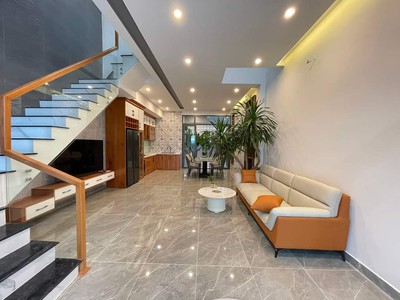 Cho Thuê Xe 7 Chỗ Giá Rẻ 570