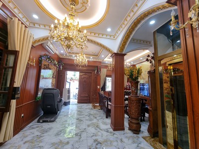 Bán bt cầu giấy, 150m, 4t, thang máy, lô góc, vỉa hè, oto, view vườn hoa, chỉ 32 tỷ 0
