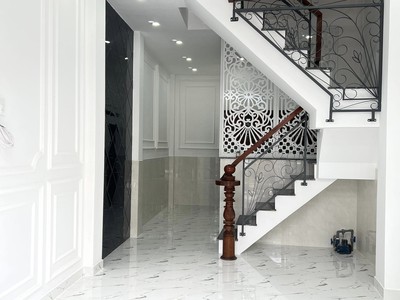 Cho Thuê Xe 7 Chỗ Giá Rẻ 644