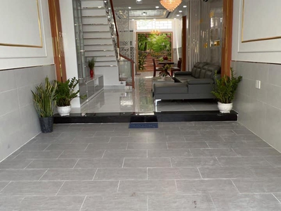 Cho Thuê Xe 7 Chỗ Giá Rẻ 835