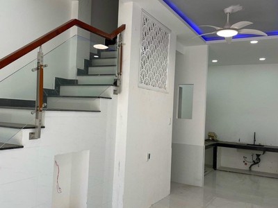 Cho Thuê Xe 7 Chỗ Giá Rẻ 767