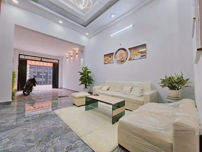 Cho Thuê Xe 7 Chỗ Giá Rẻ 796