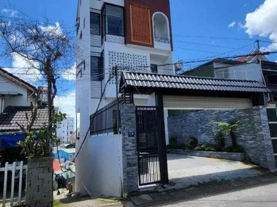 Bán khách sạn p4 đà lạt rộng 250 m2 có 9 phòng kinh doanh 0
