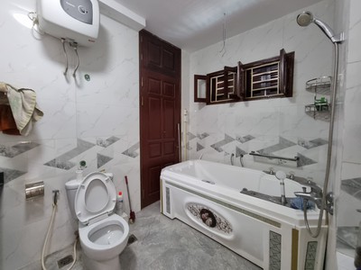 Bán bt cầu giấy, 150m, 4t, thang máy, lô góc, vỉa hè, oto, view vườn hoa, chỉ 32 tỷ 3