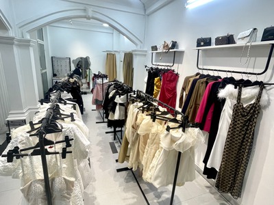Quận phú nhuận   sang rẻ shop thời trang thiết kế cao cấp, hoặc pass lại toàn bộ áo 1