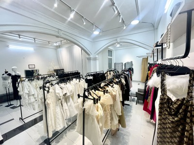 Quận phú nhuận   sang rẻ shop thời trang thiết kế cao cấp, hoặc pass lại toàn bộ áo 0