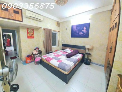 Quận 5-ngả 4 trần hưng đạo-trần bình trọng -50m ra mt-hẻm xe hơi thông-xíu 6tỷ 1