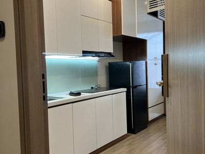 Bán studio, full nội thất, tầng trung, view nội khu, miễn phí dv 5 năm. giá 1.46 tỷ bao phí 2