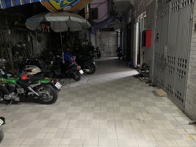 NHÀ ĐẸP - NGÕ TO  gốc dân tại 52 Miếu Hai Xã 0