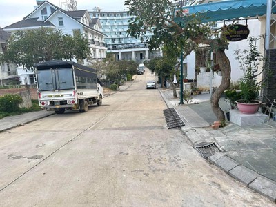 Bán khách sạn 2 mặt tiền khu gold valley đà lạt 2