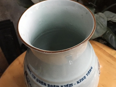 Lọ hoa sứ Bát Tràng công an quận hoàn Kiếm kính tặng 6