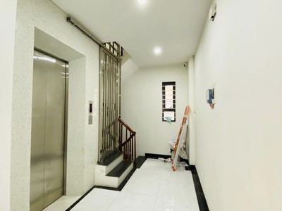 Giá giật mình     Bán nhà mặt phố Mai Động, Hoàng Mai, 6 tầng thang máy, giá chỉ 16 tỷ 2