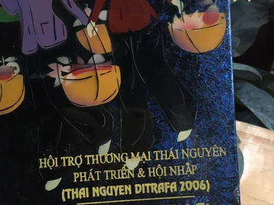 Tranh sơn mài màu Ba cô gái đi chợ , chất liệu: sơn mài màu, treo tường trang trí nhà hoặc dành ch 4