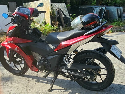 Hết chỗ để Cần bán HONDA WINNER màu đỏ đen, còn như mới. hai hai năm 16
