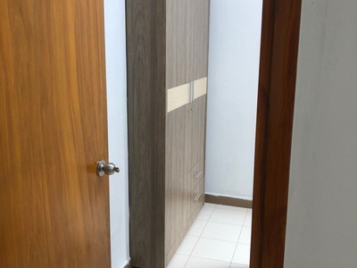 Cho thuê căn hộ chung cư Phúc Thịnh - 341 Cao Đạt, P1, Q.5: -	Tầng thấp, 70m2, 2 PN, 1 WC, có bancon 0