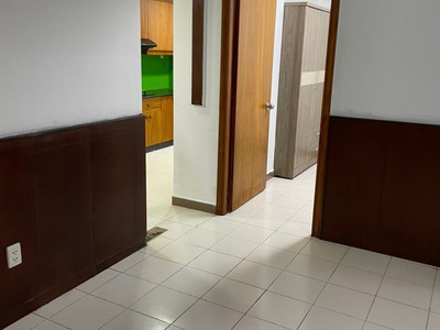 Cho thuê căn hộ chung cư Phúc Thịnh - 341 Cao Đạt, P1, Q.5: -	Tầng thấp, 70m2, 2 PN, 1 WC, có bancon 1