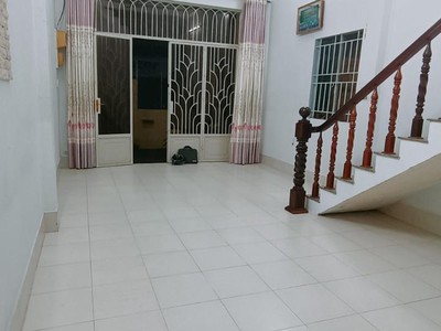 Cho thuê nhà 8 triệu 3phòng ngủ mặt tiền hẻm 1