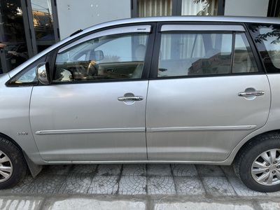 Bán Toyota innova 2009 số sàn 5