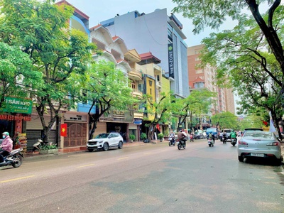 Nhà 3 tầng mặt đường trần nhân tông cực đẹp cần bán 0
