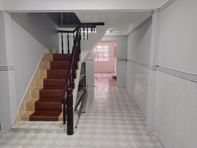 Nhà 8 triệu 3 phòng ngủ trục chính hẻm trần hưng đạo 2