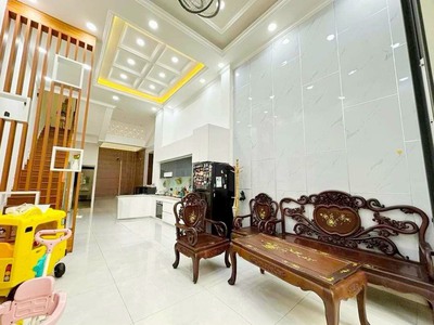 Nhà mặt tiền 126m2, 3 tầng, 4 phòng ngủ, đường tú xương, quận 9. 2