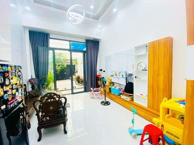 Nhà mặt tiền 126m2, 3 tầng, 4 phòng ngủ, đường tú xương, quận 9. 3