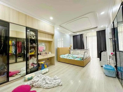 Nhà mặt tiền 126m2, 3 tầng, 4 phòng ngủ, đường tú xương, quận 9. 4