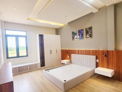 Bán nhà mới xây dựng dĩ an - bình dương 72m   4m x 18m   x 5 tầng 6.5 tỷ còn tl 3