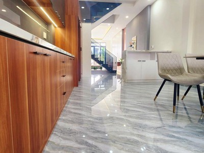Bán nhà mới xây dựng dĩ an - bình dương 72m   4m x 18m   x 5 tầng 6.5 tỷ còn tl 4
