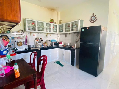 Chủ gấp bán- giảm mạnh1,3 tỷ- mặt tiền kinh doanh-lâm thị hố-120m2-nhà 3tầng-3phòng trọ- thu 1