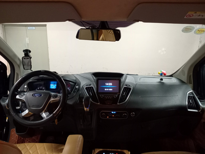 Chính chủ cần bán xe Ford Tourneo Limousine Dcar, 6 chỗ, sx 2021 2