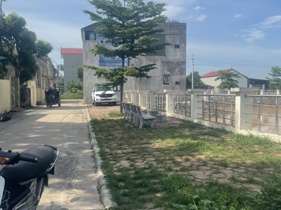 Gia đỉnh e cố việc rất cần tiền nên muốn bán cắt lỗ lô đất wieu Hồ 3 mặt thoáng tại Thắng Lợi 0