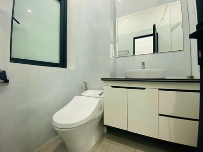 Cho thuê căn hộ 1 ngủ tại Vinhomes Imperia, giá 8tr bao hết dịch vụ 4